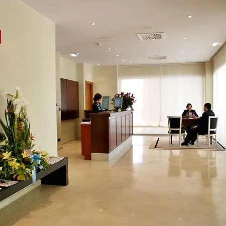 爱科赛德利西亚广场酒店 萨拉戈萨