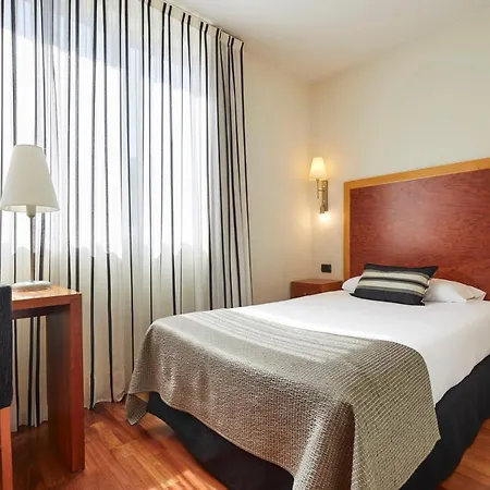 Hotel Exe Plaza Delicias 3*