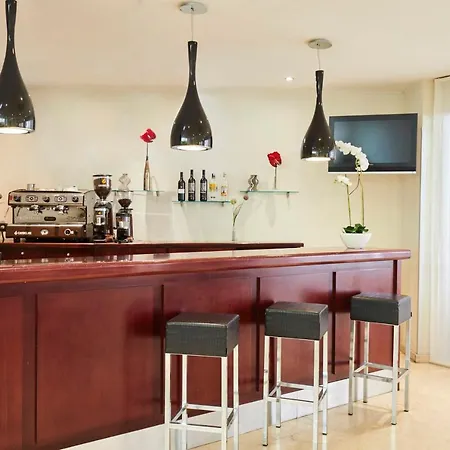 Hotel Exe Plaza Delicias 3*