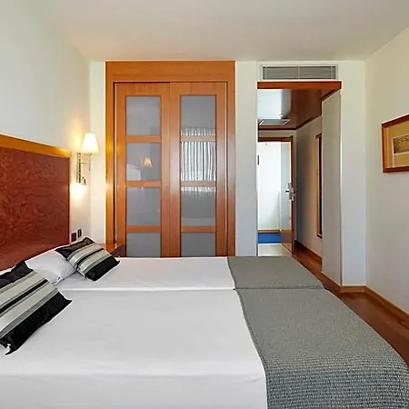Exe Plaza Delicias Hotel 3*