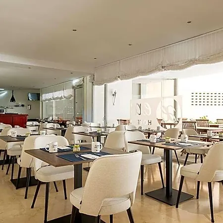 Exe Plaza Delicias Hotel 3*