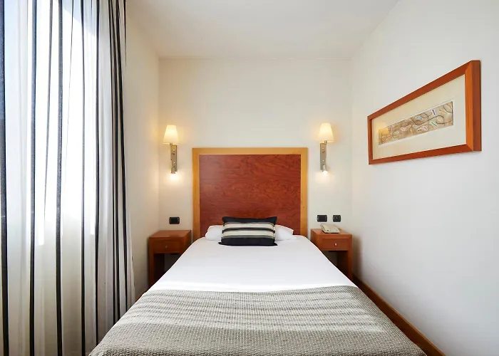 Exe Plaza Delicias Отель 3*