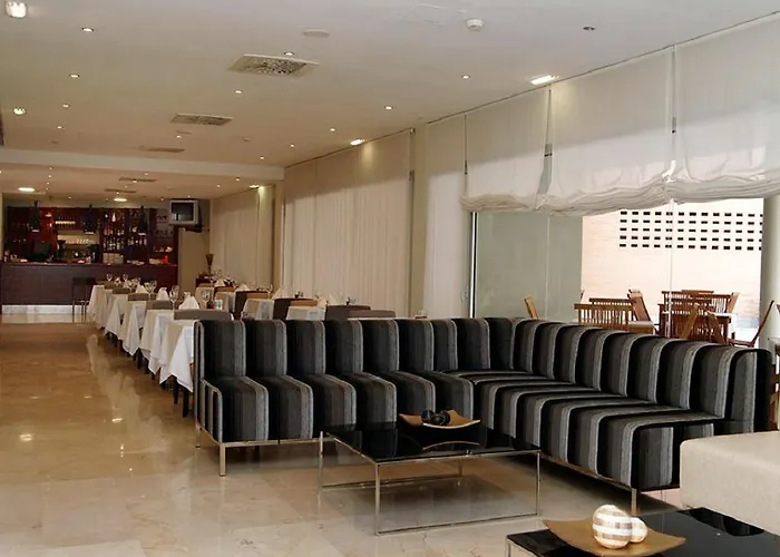 ホテル Exe Plaza Delicias 3*