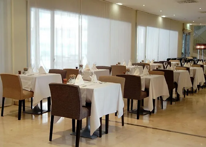 Exe Plaza Delicias Сарагоса