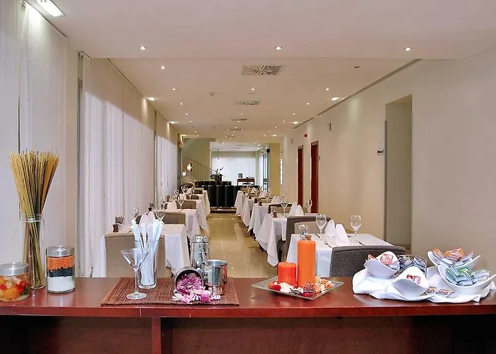 ホテル Exe Plaza Delicias サラゴサ