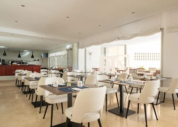 Отель Exe Plaza Delicias Сарагоса